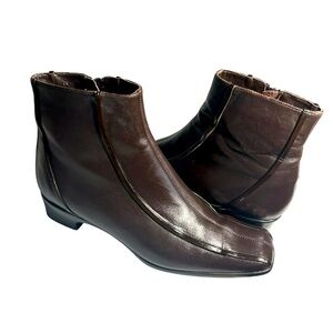 Vaneli Brown Ankle Boots